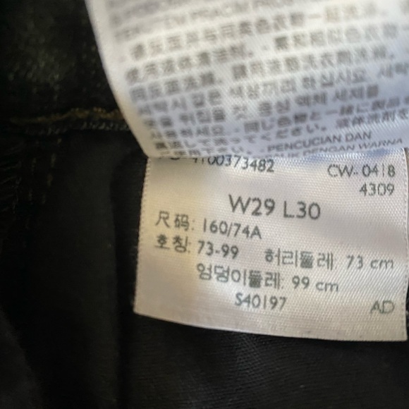 W29 L30 Black Levi’s - Picture 10 of 13